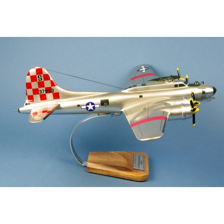 plane model - B-17G Flying Fortress 550thBS-385thBG Betty Jo