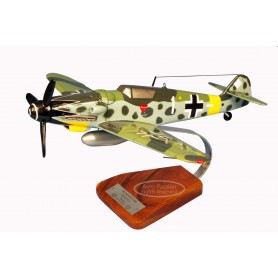 maquette avion - Messerschmitt BF-109G6 E.Hartmann maquette avion - Messerschmitt BF-109G6 E.Hartmannmaquette avion - Messerschm