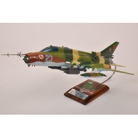 maquette avion - Su-17 M4 n°23 RU0022